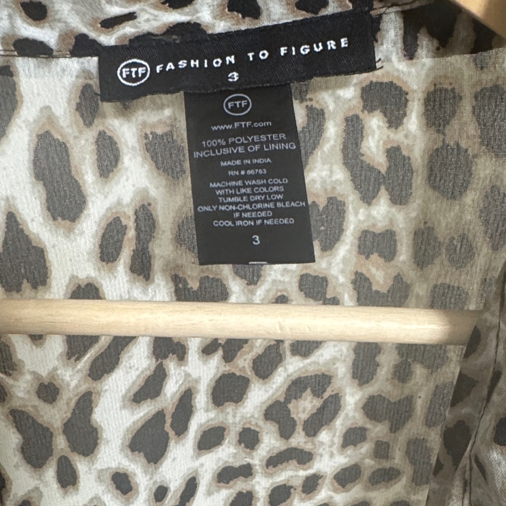 Fashion to Figure Animal Print Blouse Split side Jacket